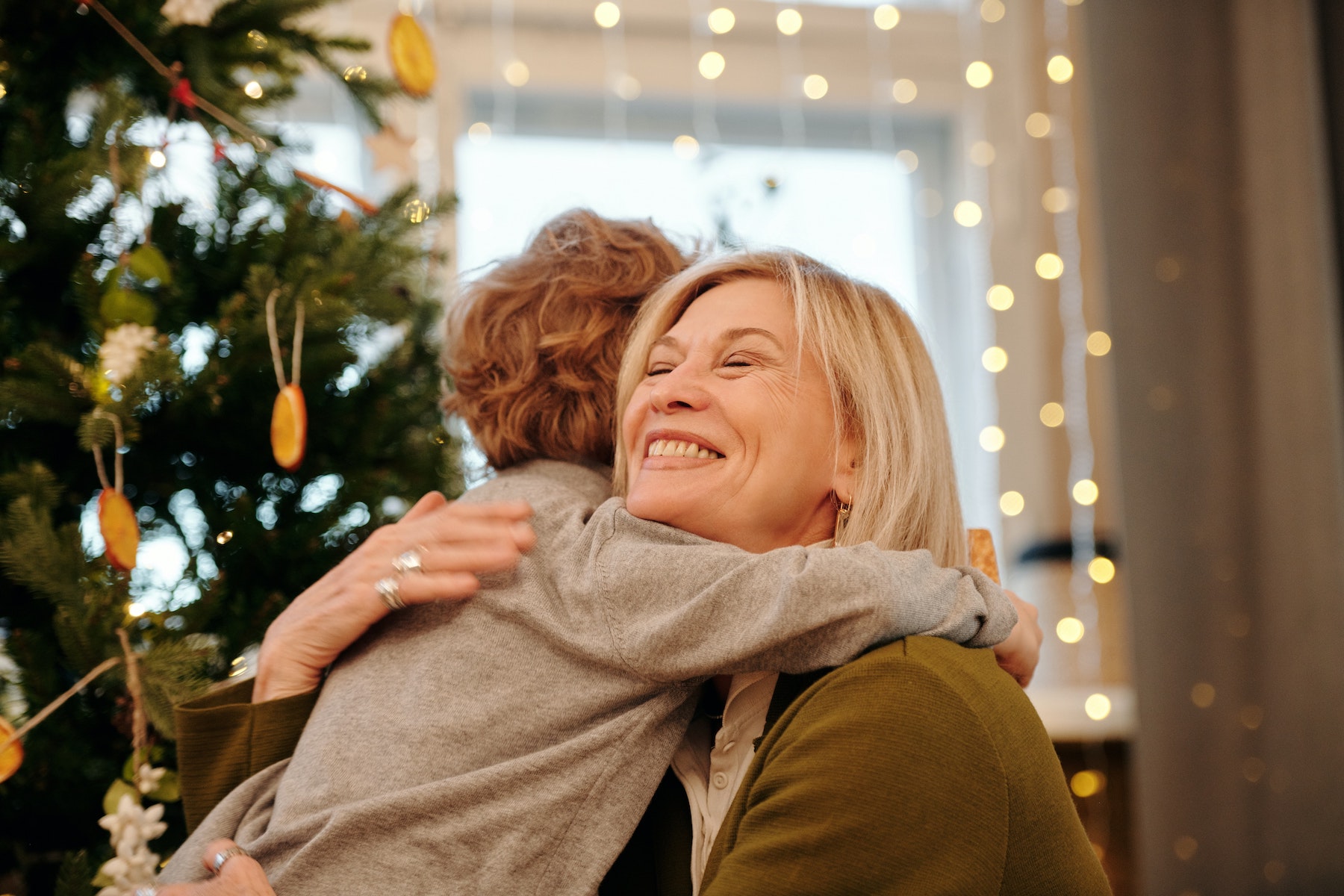 15 Traditions to Make Your Holiday Brighter | Parent Cue