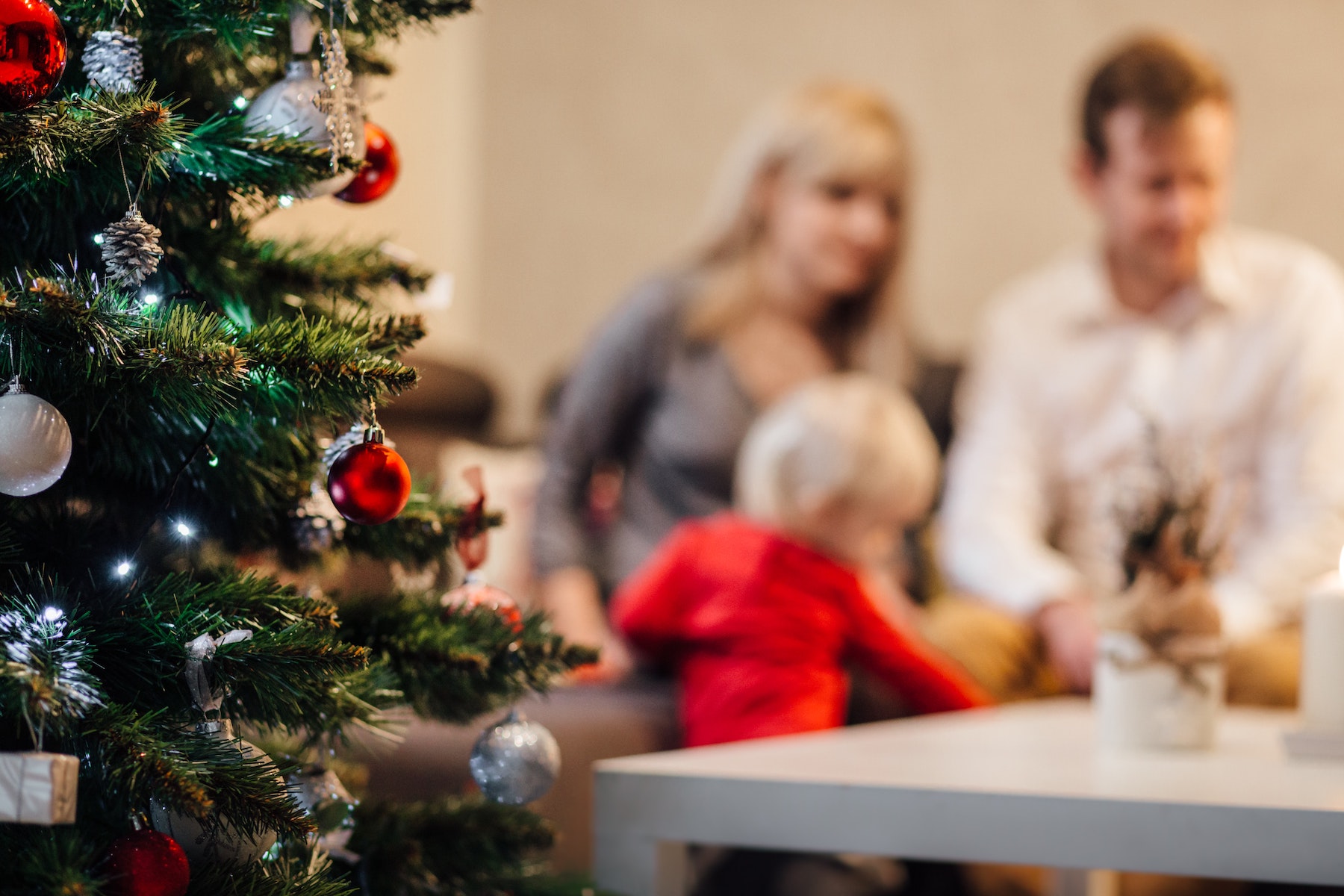 How to Have an Honest Conversation About Your Holiday Budget | Parent Cue Blog