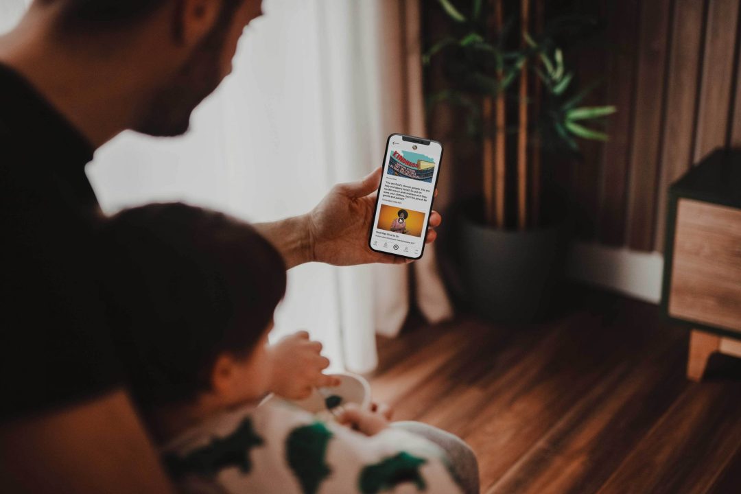Dad and Child with Parent Cue App